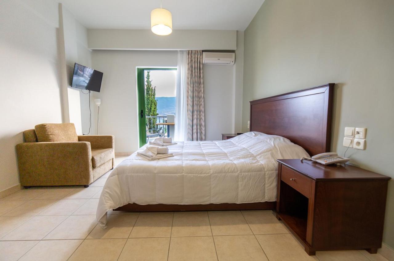 Evita'S Resort Poros Town Extérieur photo