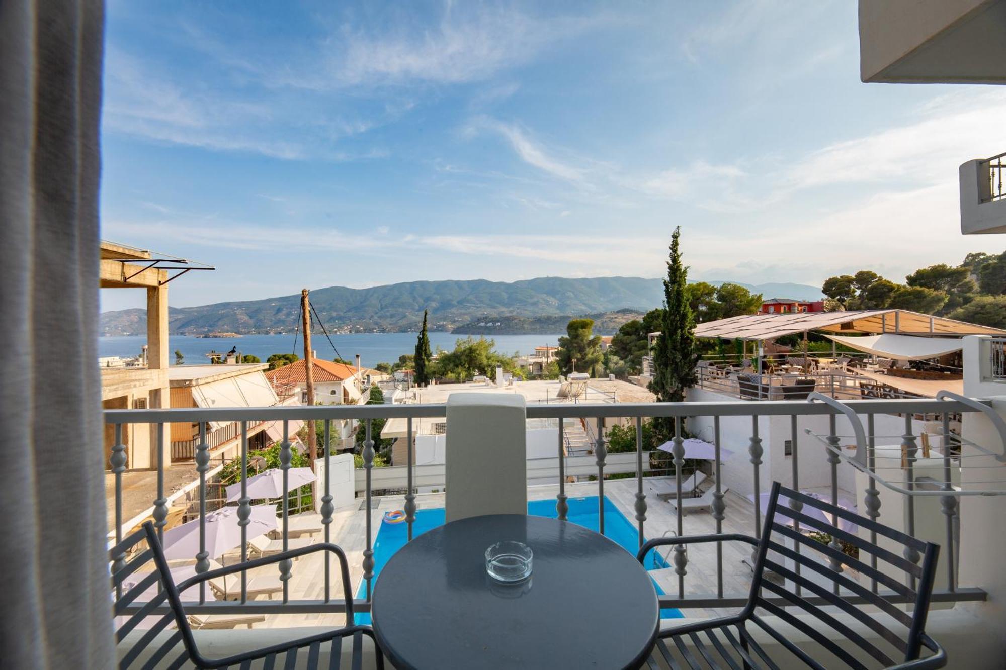 Evita'S Resort Poros Town Extérieur photo